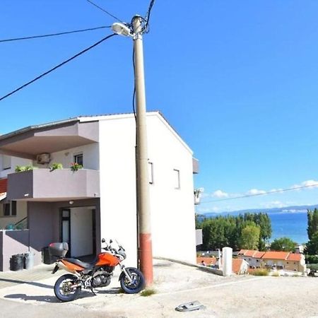 Apartment Rene Omis Luaran gambar