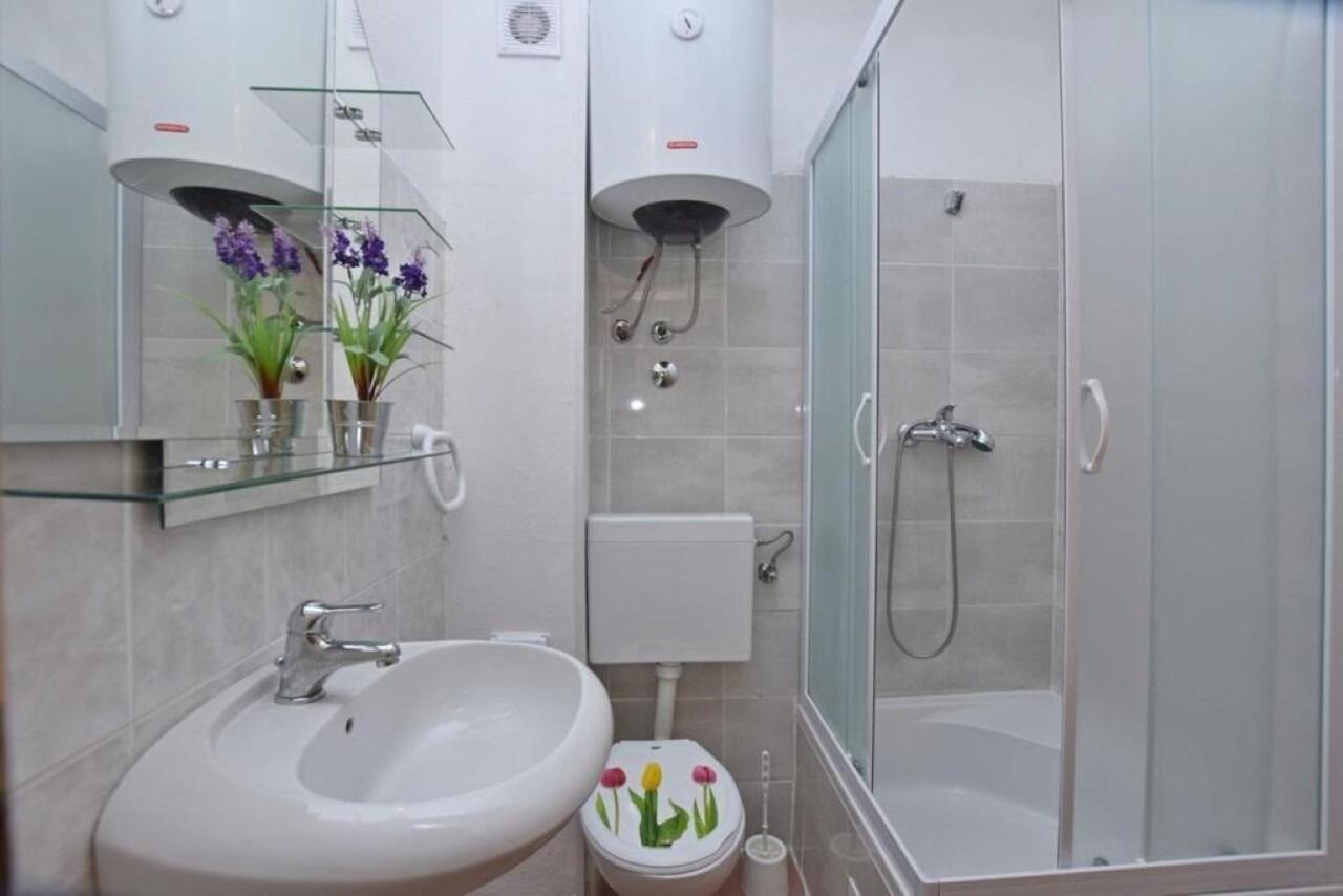 Apartment Rene Omis Luaran gambar