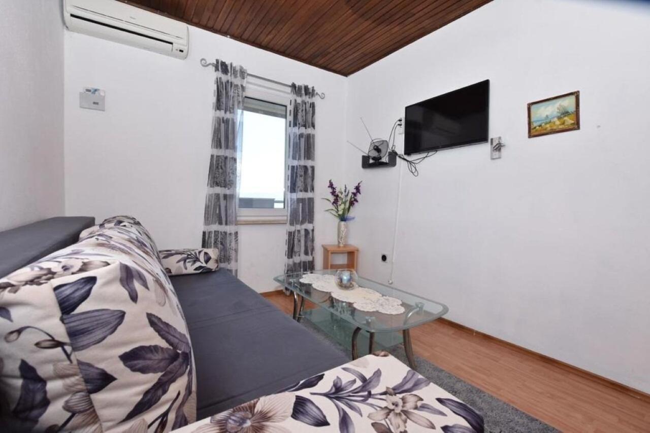 Apartment Rene Omis Luaran gambar